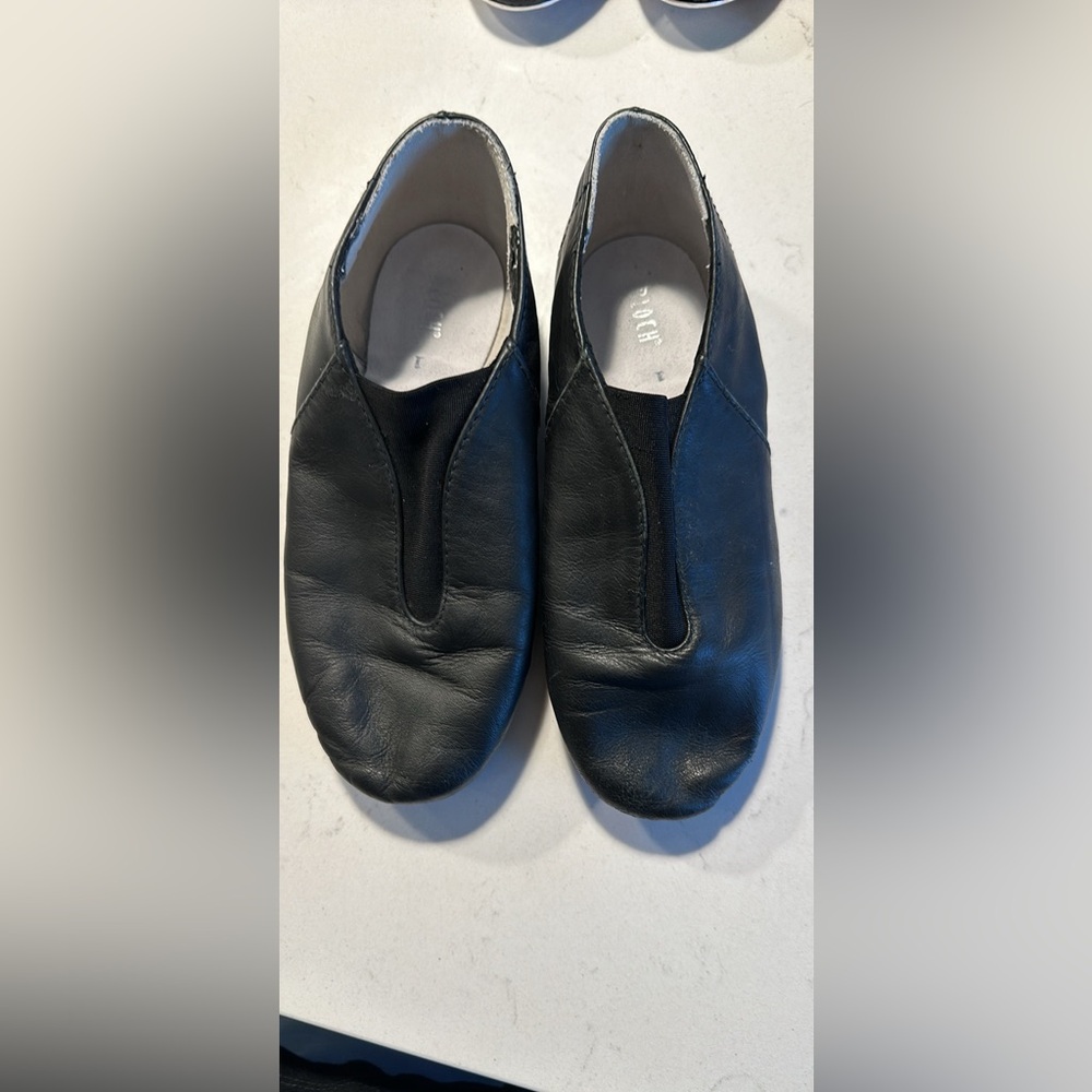 Bloch size one jazz shoes